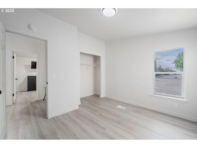 597 BARLEY St, Woodburn, OR 97071