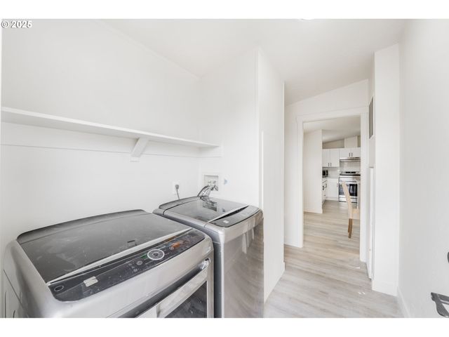 597 BARLEY St, Woodburn, OR 97071