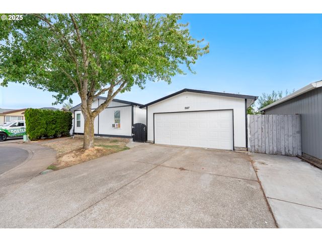 597 BARLEY St, Woodburn, OR 97071