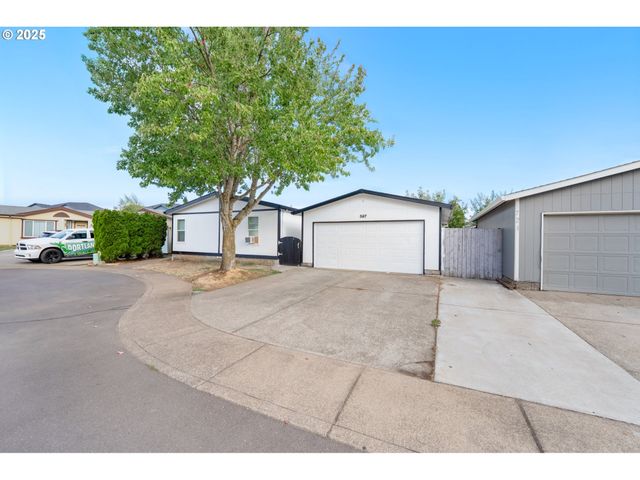 597 BARLEY St, Woodburn, OR 97071