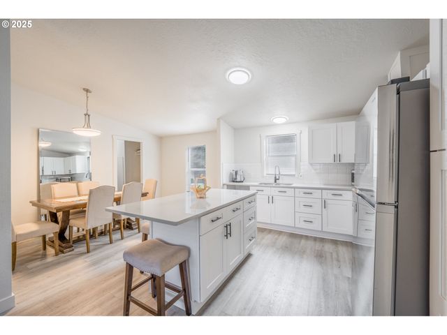 597 BARLEY St, Woodburn, OR 97071