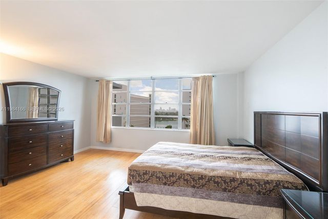 1001 91st St 701, Bay Harbor Islands, FL 33154