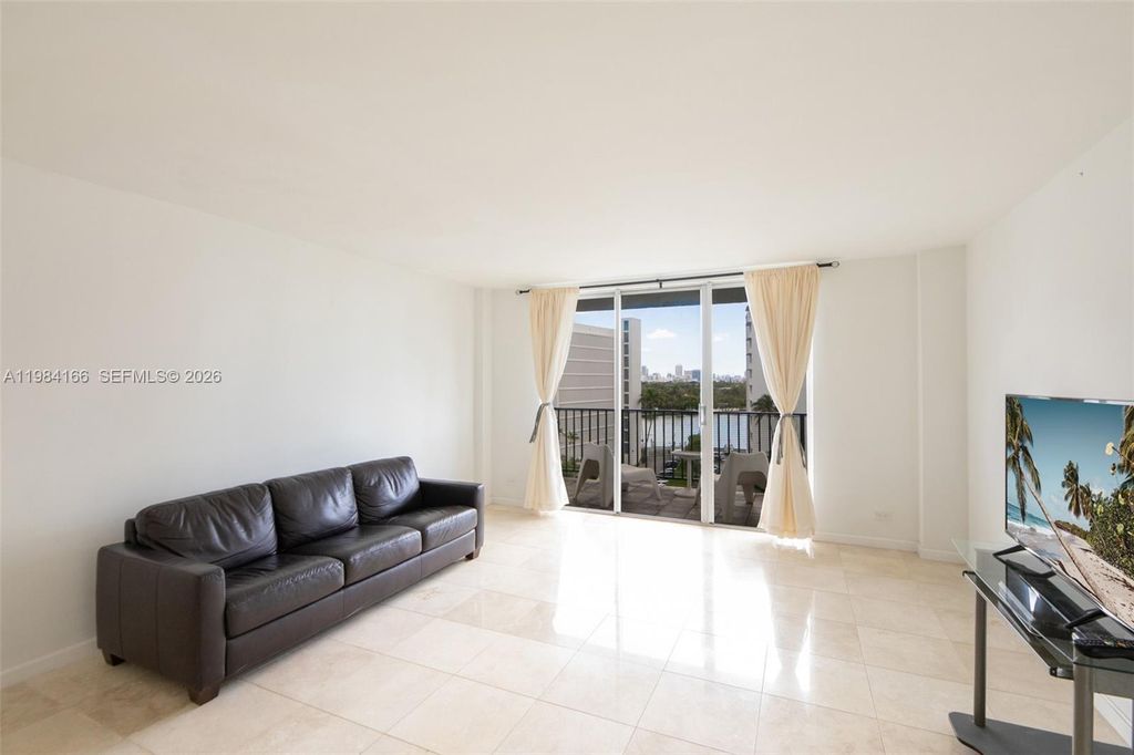 1001 91st St 701, Bay Harbor Islands, FL 33154