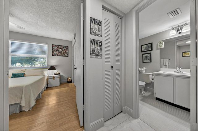 2222 N CYPRESS BEND Drive 201, Pompano Beach, FL 33069