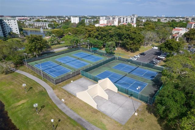 2222 N CYPRESS BEND Drive 201, Pompano Beach, FL 33069