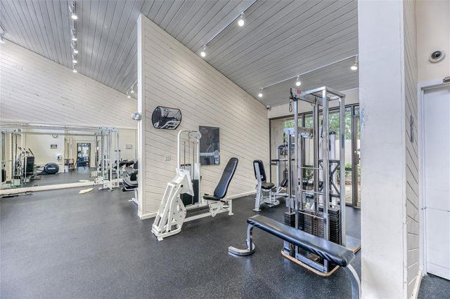 2222 N CYPRESS BEND Drive 201, Pompano Beach, FL 33069