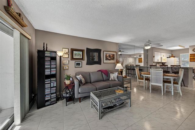 2222 N CYPRESS BEND Drive 201, Pompano Beach, FL 33069