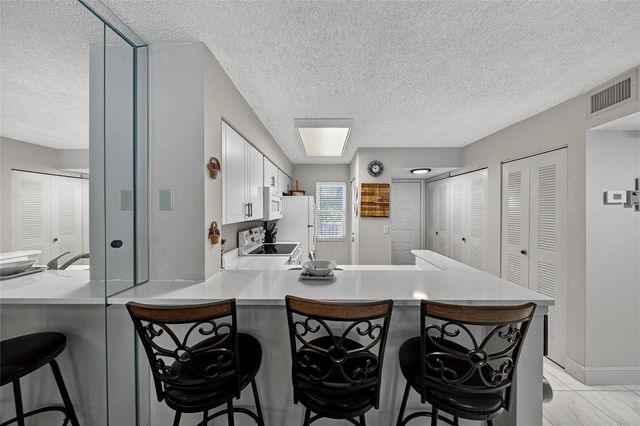 2222 N CYPRESS BEND Drive 201, Pompano Beach, FL 33069