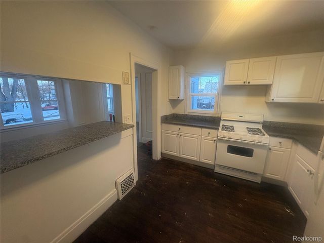 33 S Marshall Street, Pontiac, MI 48342