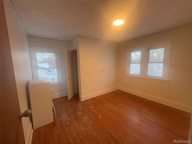 33 S Marshall Street, Pontiac, MI 48342