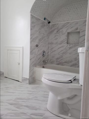 33 S Marshall Street, Pontiac, MI 48342