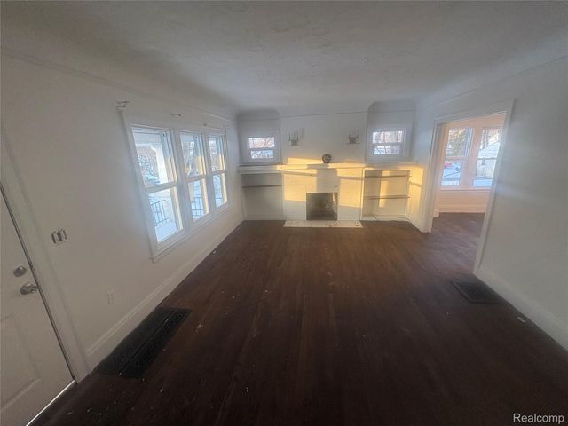 33 S Marshall Street, Pontiac, MI 48342