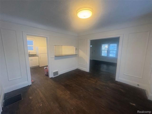 33 S Marshall Street, Pontiac, MI 48342