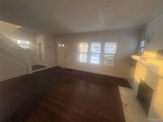 33 S Marshall Street, Pontiac, MI 48342