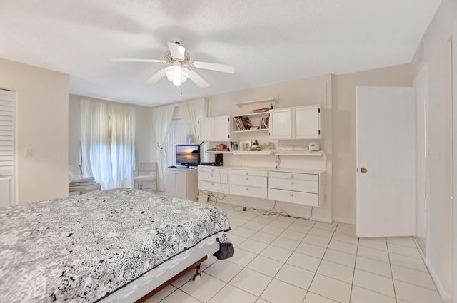 7310 Ashford Place 405, Delray Beach, FL 33446