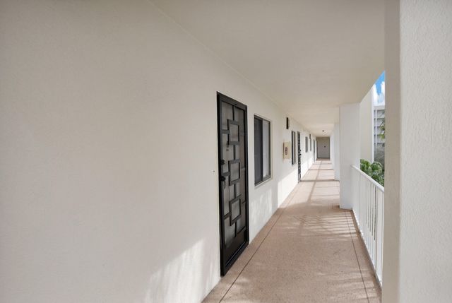 7310 Ashford Place 405, Delray Beach, FL 33446