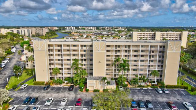 7310 Ashford Place 405, Delray Beach, FL 33446