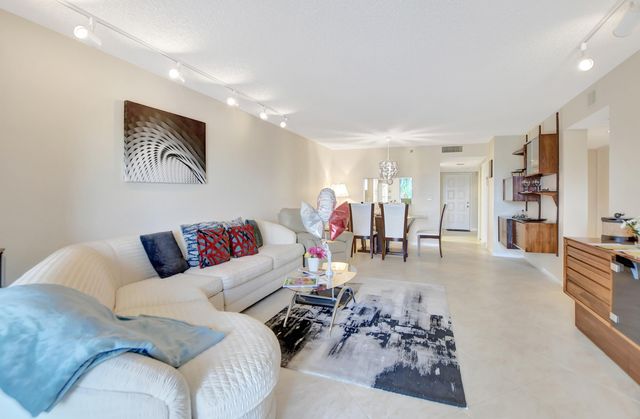 7310 Ashford Place 405, Delray Beach, FL 33446