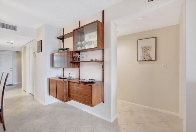 7310 Ashford Place 405, Delray Beach, FL 33446