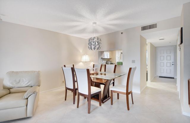 7310 Ashford Place 405, Delray Beach, FL 33446