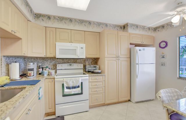 7310 Ashford Place 405, Delray Beach, FL 33446