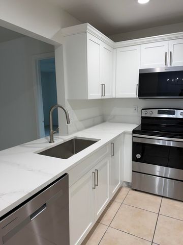 9646 Ohio Place, Boca Raton, FL 33434