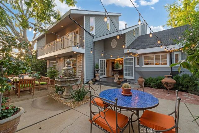 23134 Collins Street, Woodland Hills, CA 91367