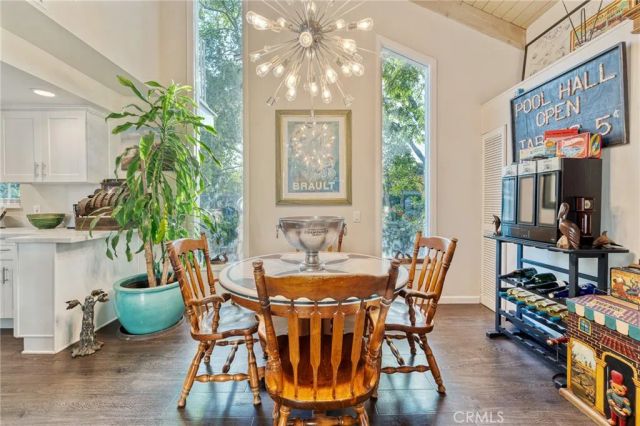 23134 Collins Street, Woodland Hills, CA 91367