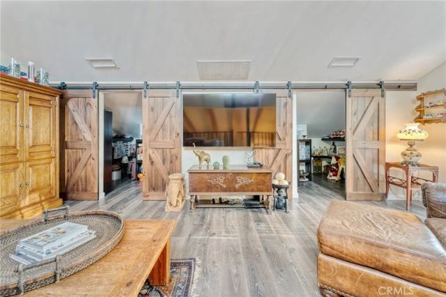 23134 Collins Street, Woodland Hills, CA 91367