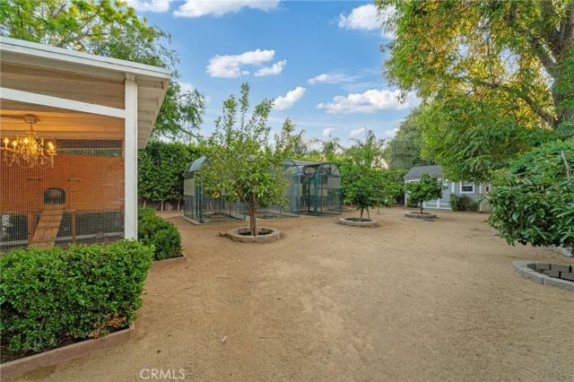 23134 Collins Street, Woodland Hills, CA 91367