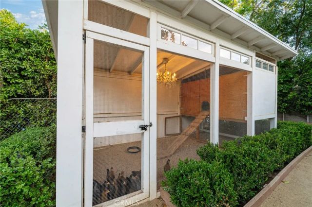 23134 Collins Street, Woodland Hills, CA 91367