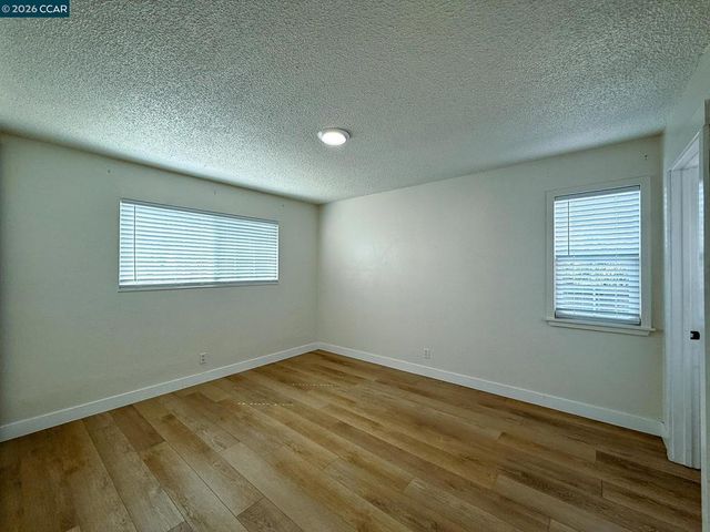 2420 2420 Bush, Richmond, CA 94806