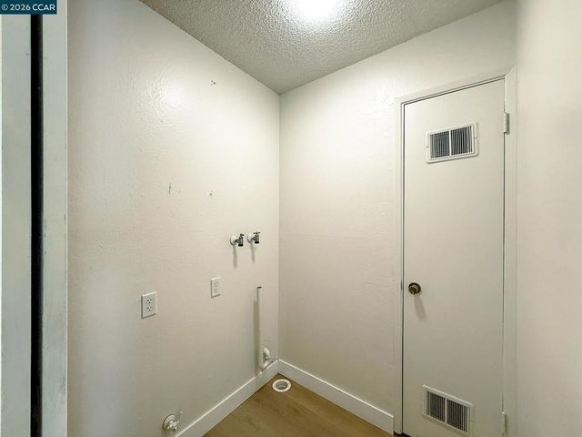 2420 2420 Bush, Richmond, CA 94806