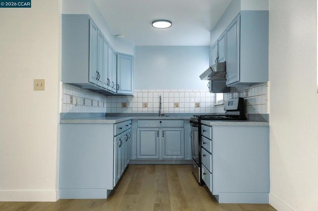 2420 2420 Bush, Richmond, CA 94806