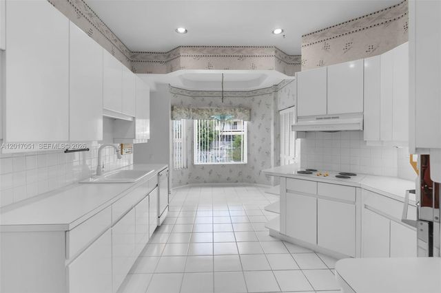 14876 SW 132nd Ave, Miami, FL 33186