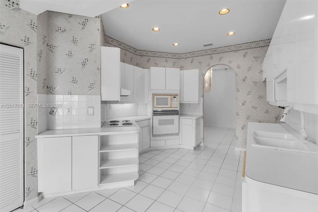 14876 SW 132nd Ave, Miami, FL 33186