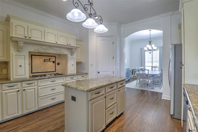 5128 E Worthington Dr Drive, Lake Charles, LA 70605