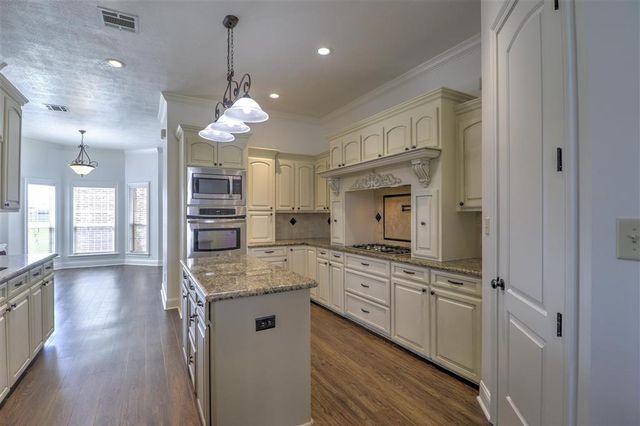 5128 E Worthington Dr Drive, Lake Charles, LA 70605