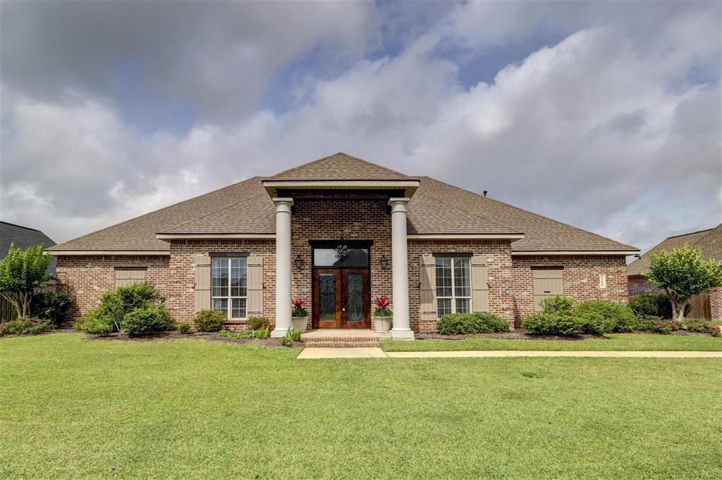 5128 E Worthington Dr Drive, Lake Charles, LA 70605