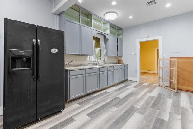 6 Jenkins Spur, Huntsville, TX 77320