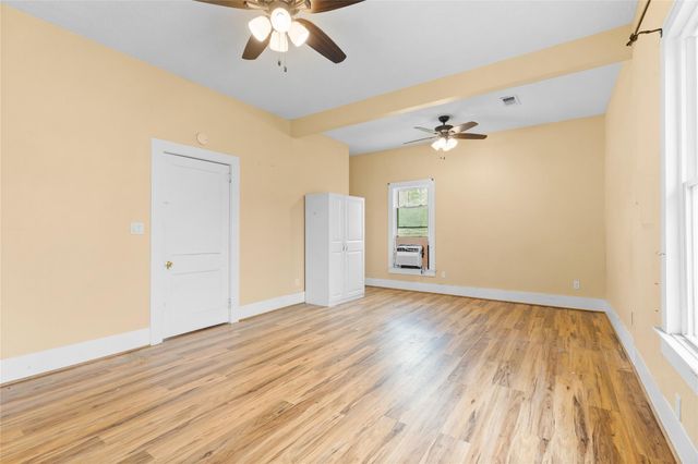 6 Jenkins Spur, Huntsville, TX 77320