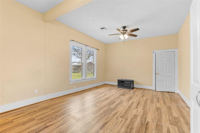 6 Jenkins Spur, Huntsville, TX 77320