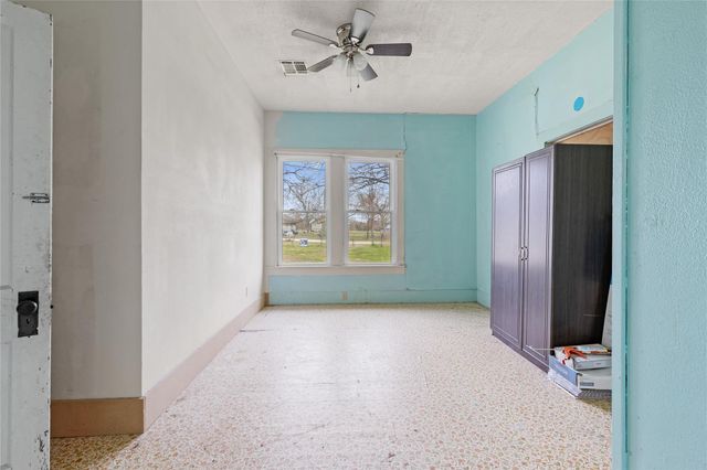 6 Jenkins Spur, Huntsville, TX 77320