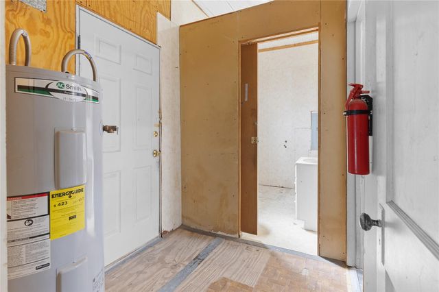 6 Jenkins Spur, Huntsville, TX 77320