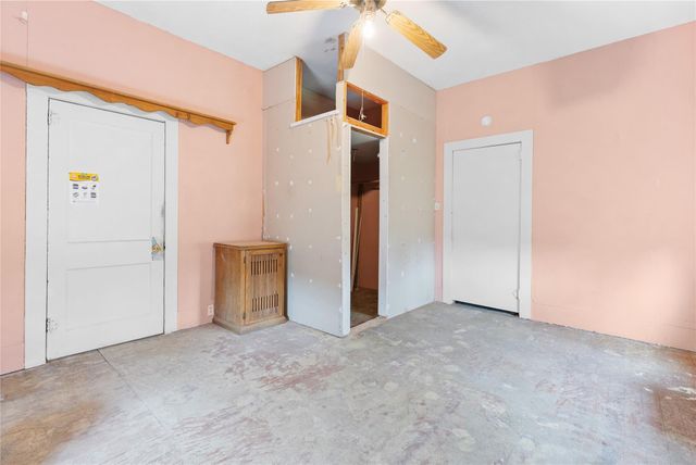 6 Jenkins Spur, Huntsville, TX 77320