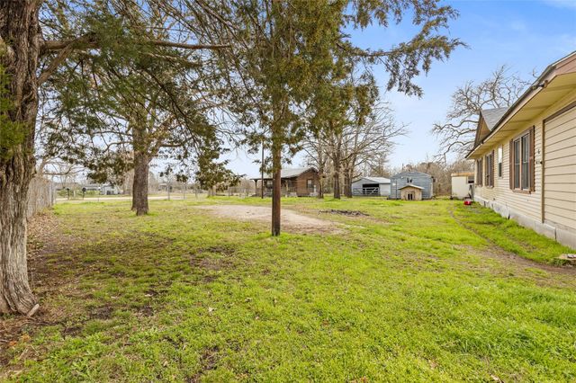 6 Jenkins Spur, Huntsville, TX 77320