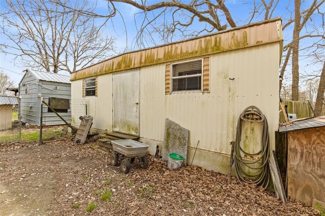 6 Jenkins Spur, Huntsville, TX 77320