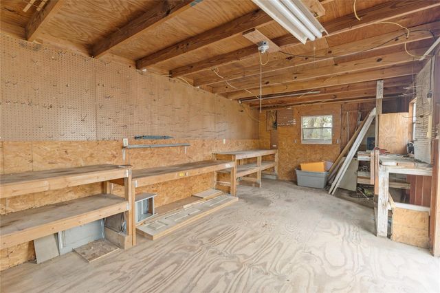 6 Jenkins Spur, Huntsville, TX 77320