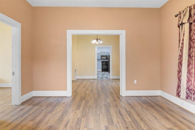 6 Jenkins Spur, Huntsville, TX 77320