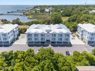 702 E Moore Street # 207, Southport, NC 28461